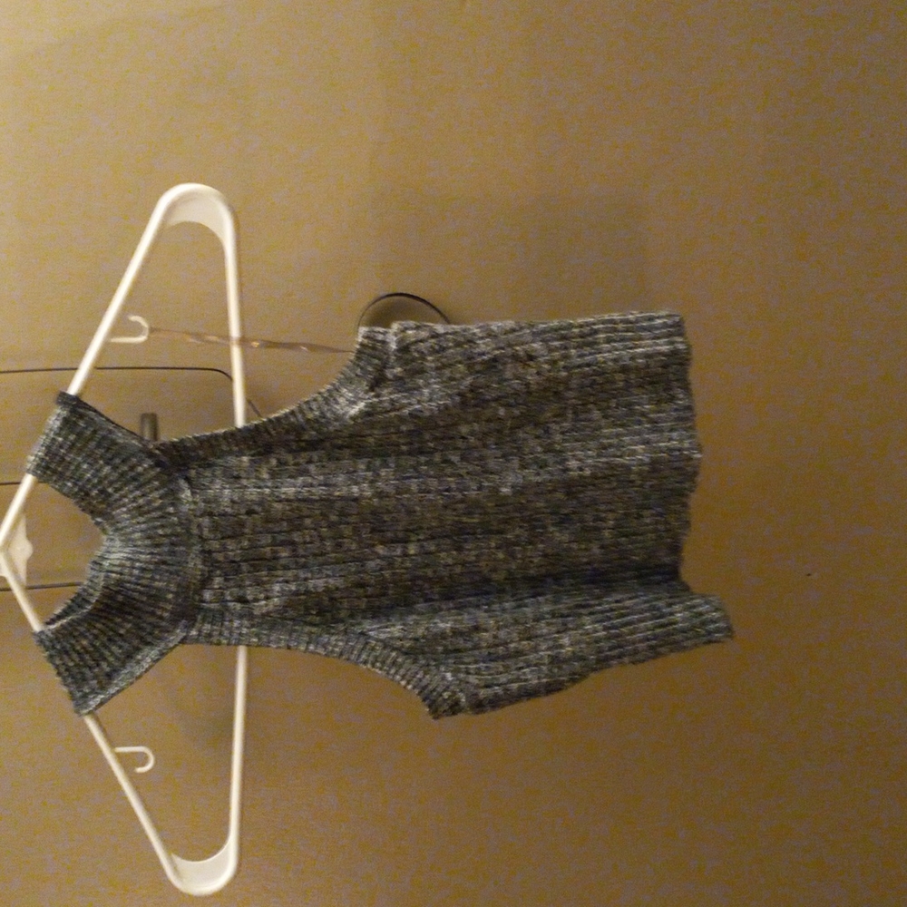 Grey crop top